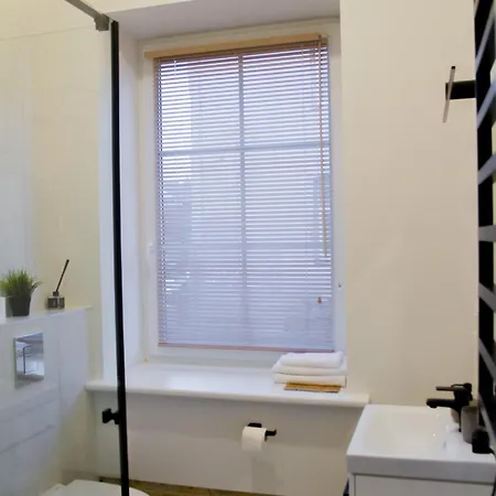 Apartman New & Stylish Old Town By Urban Rent